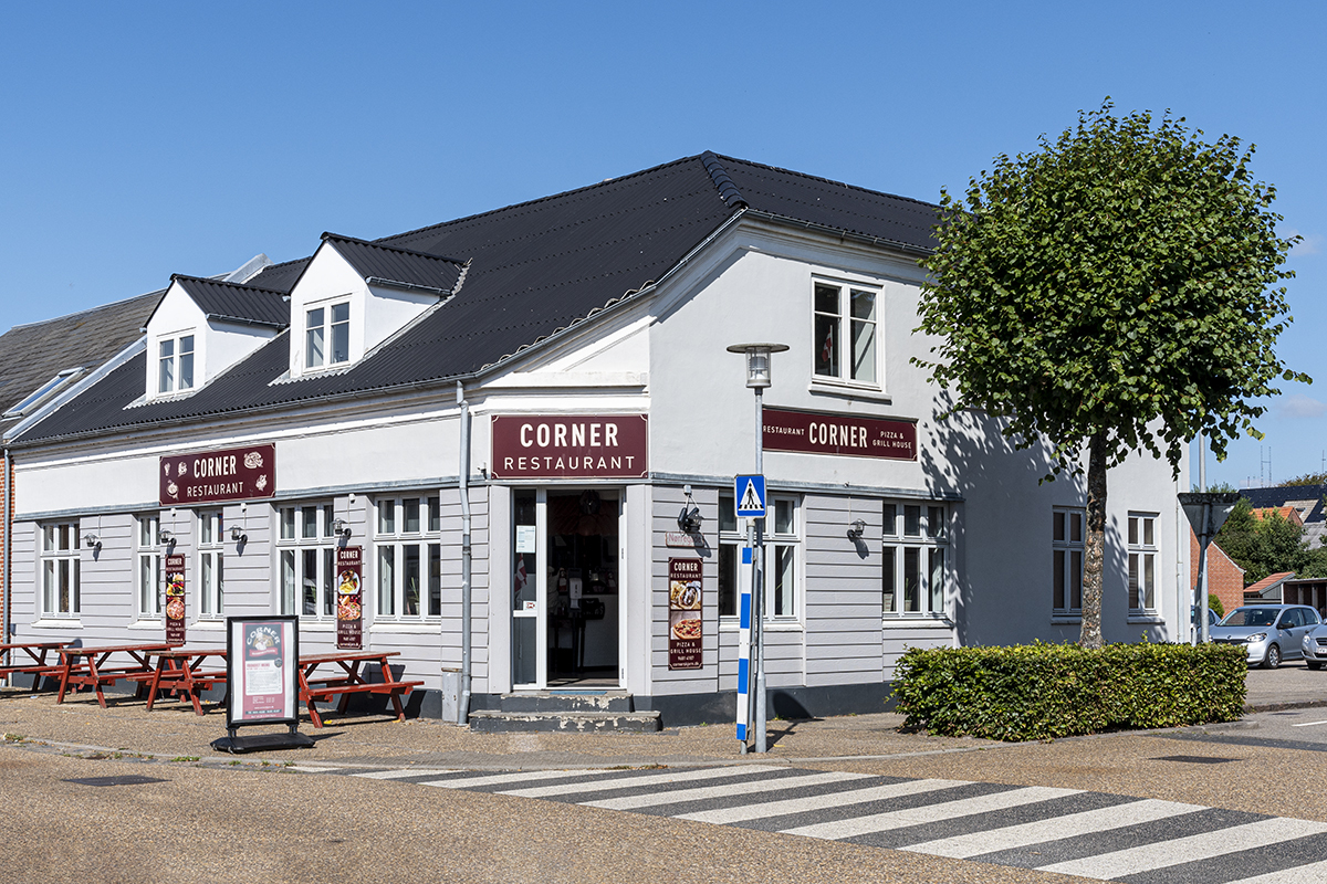 Corner Restaurant & Pizzaria